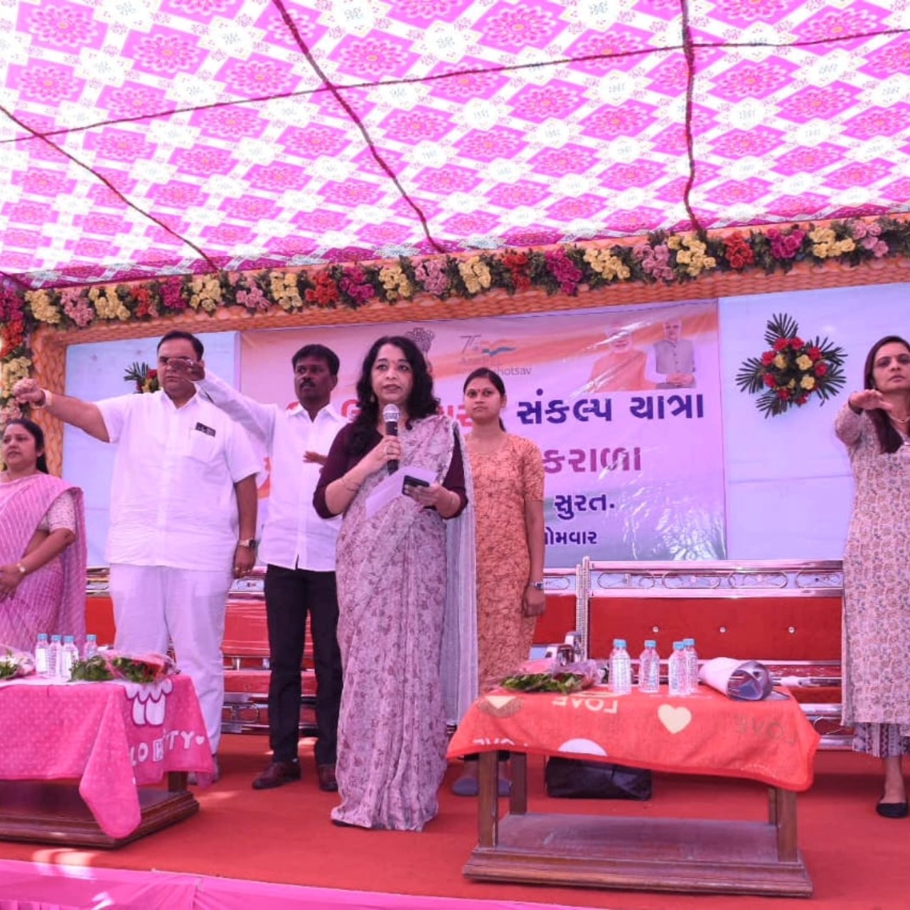 આજ રોજ અમારા કરાળા ગામ ખાતે વિકસિત ભારત સંકલ્પ યાત્રાનું સ્વાગત કરવામાં આવ્યું